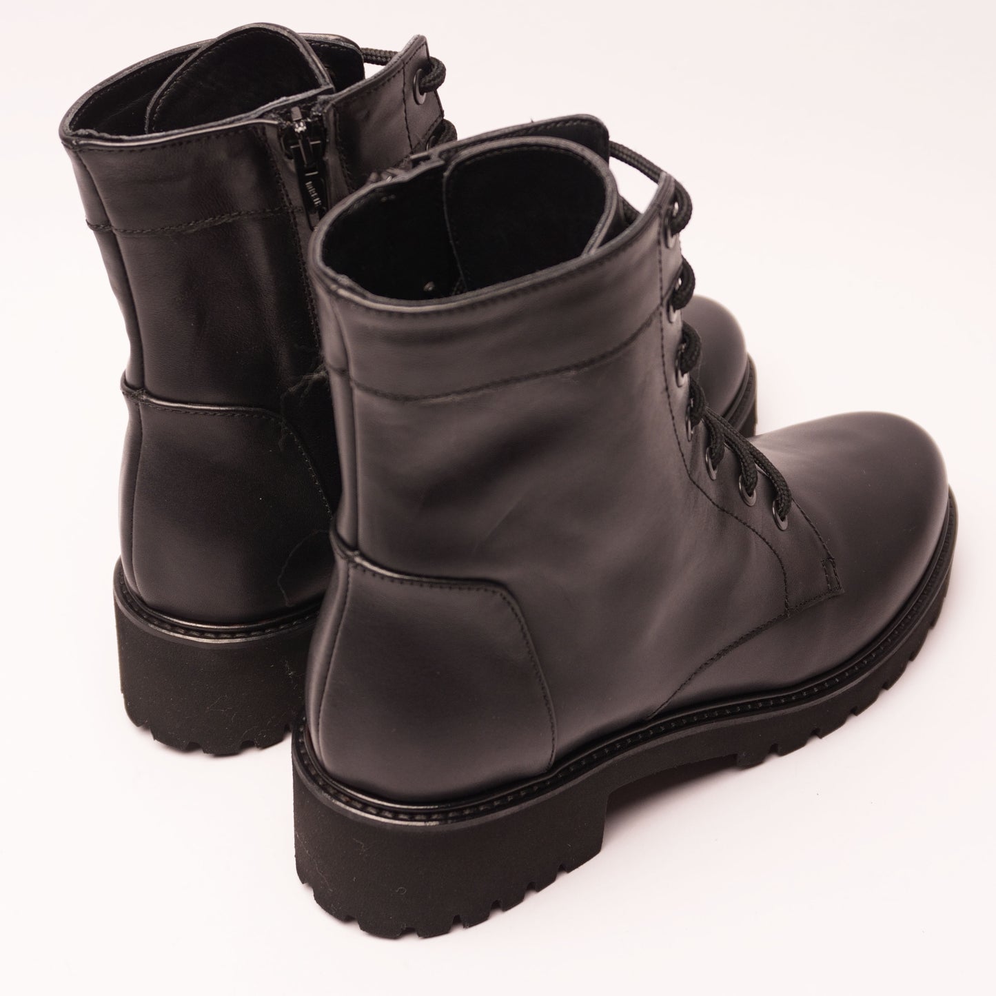 Carla 01 Stivaletto con i Lacci Pelle Nero